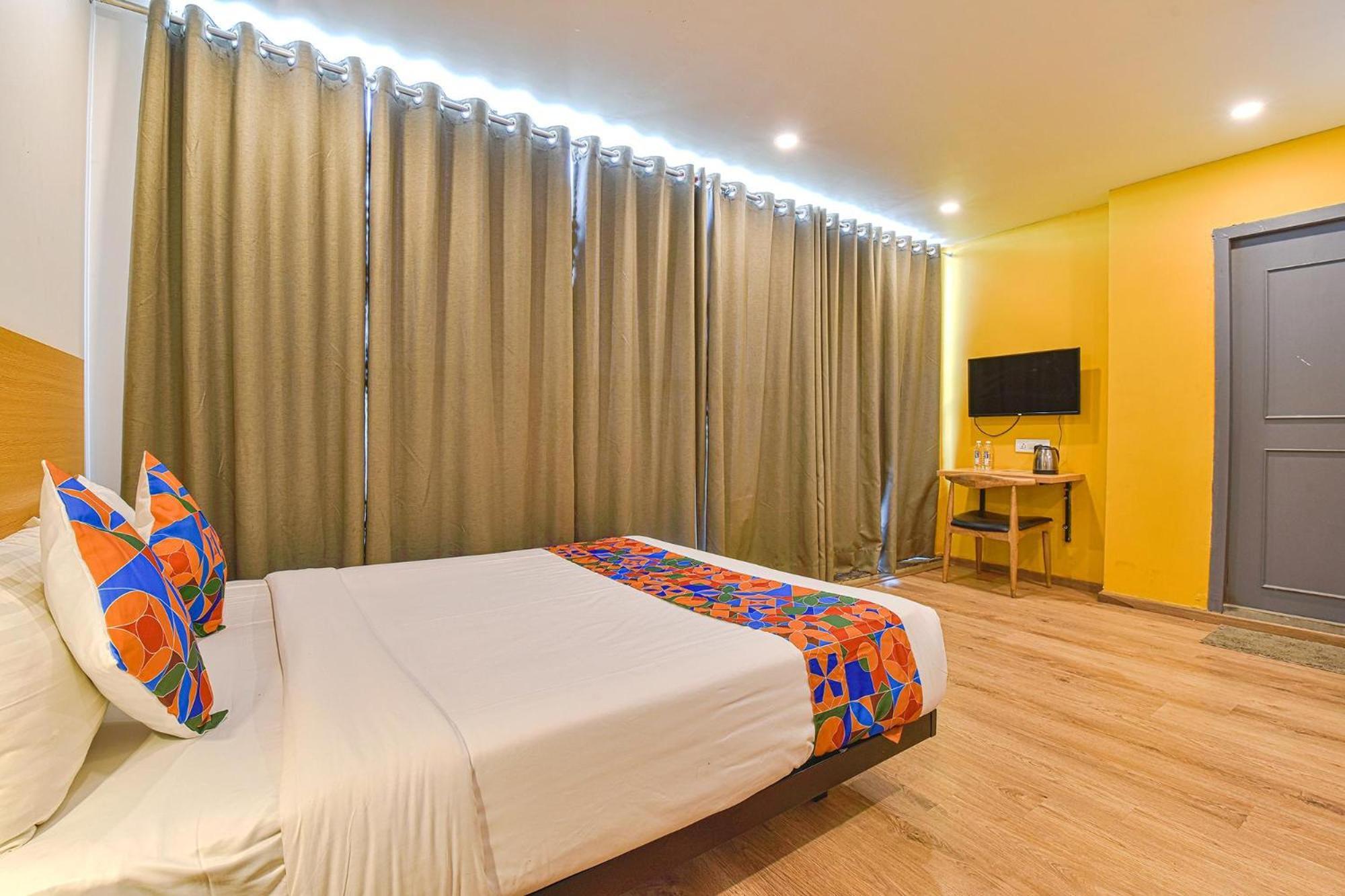 Fabhotel Ny Townhouse Ахмедабад Экстерьер фото