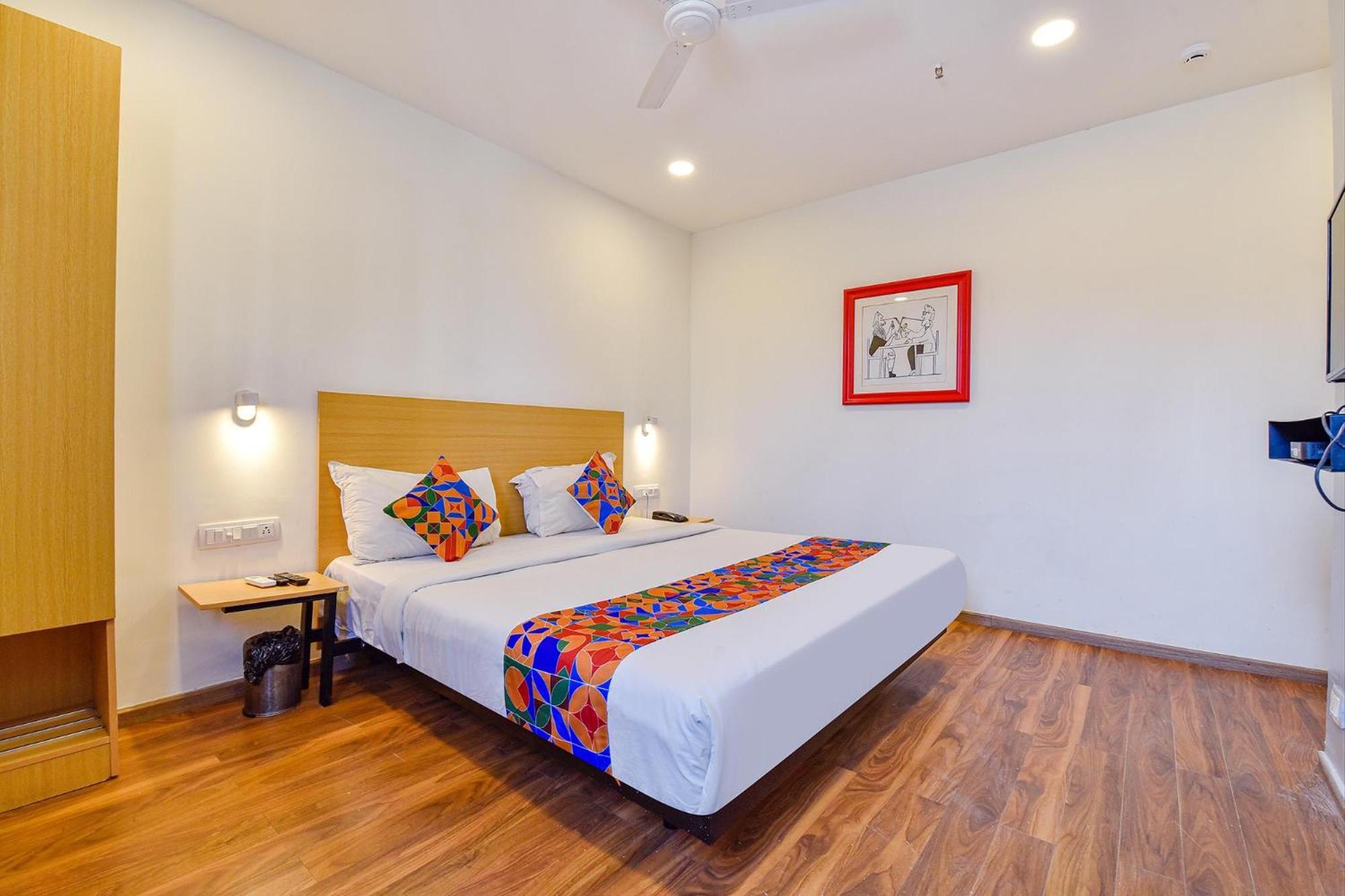 Fabhotel Ny Townhouse Ахмедабад Экстерьер фото
