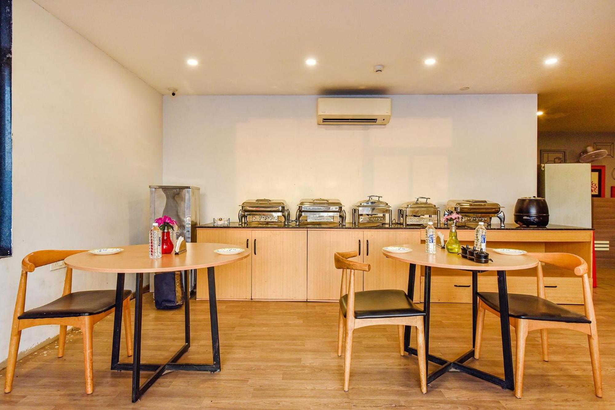 Fabhotel Ny Townhouse Ахмедабад Экстерьер фото