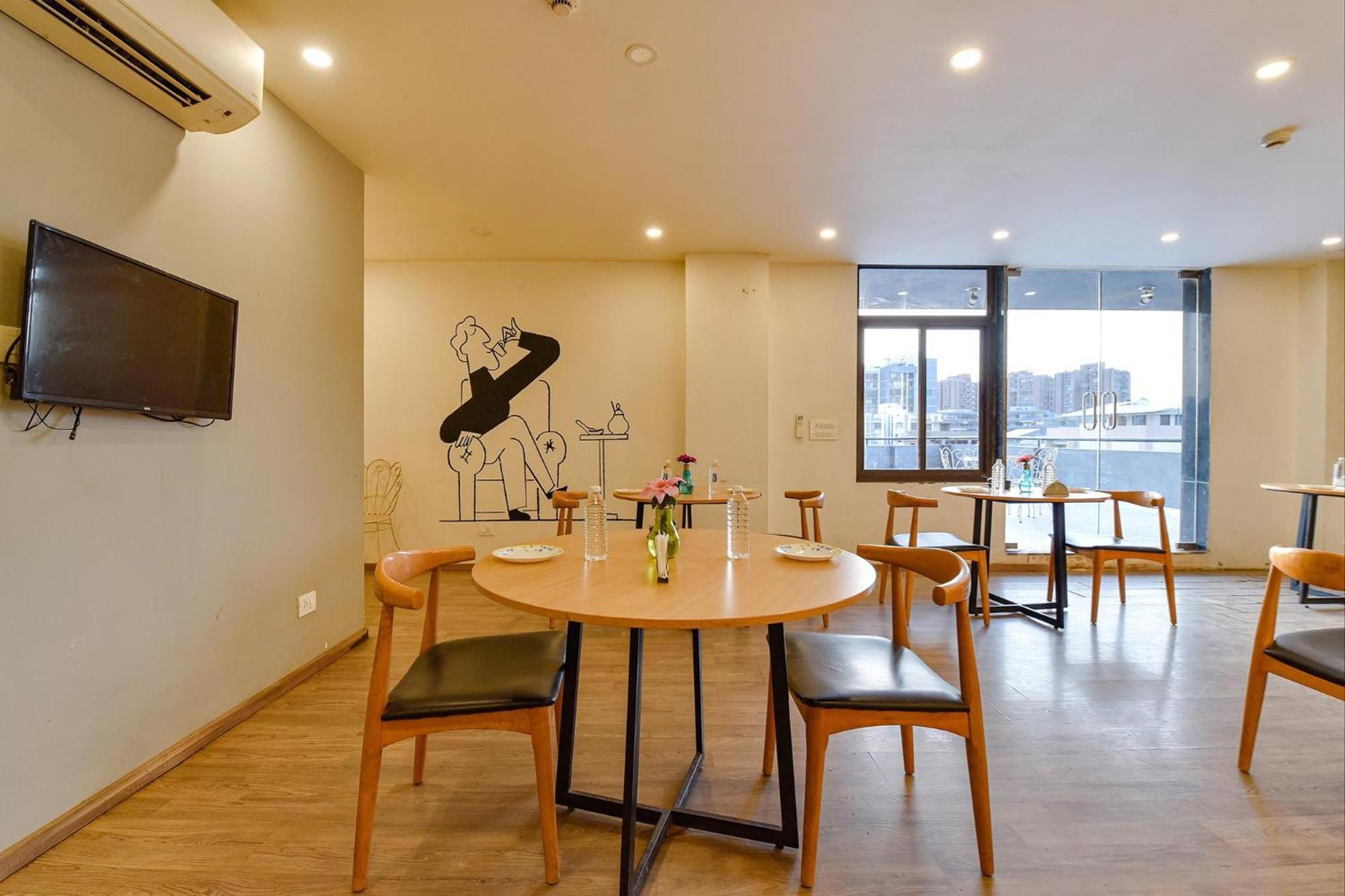 Fabhotel Ny Townhouse Ахмедабад Экстерьер фото