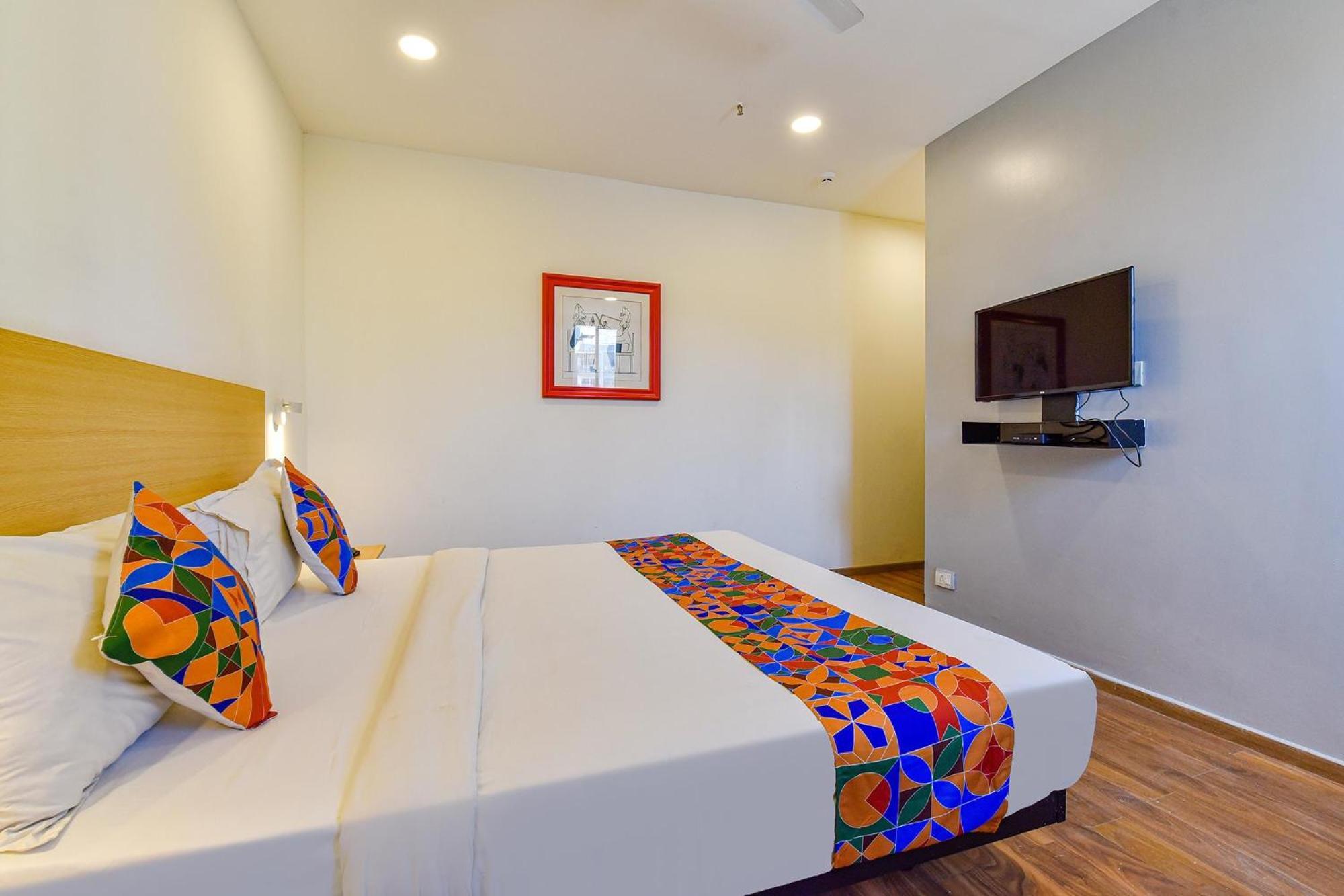 Fabhotel Ny Townhouse Ахмедабад Экстерьер фото