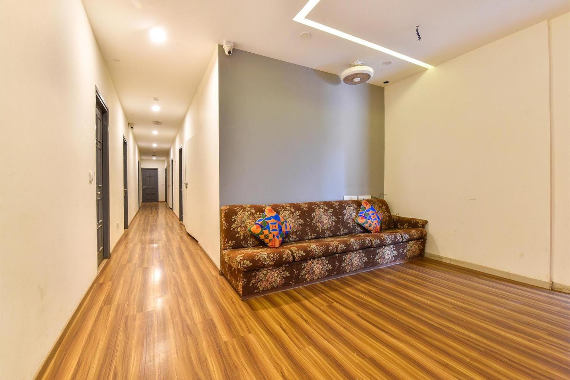 Fabhotel Ny Townhouse Ахмедабад Экстерьер фото