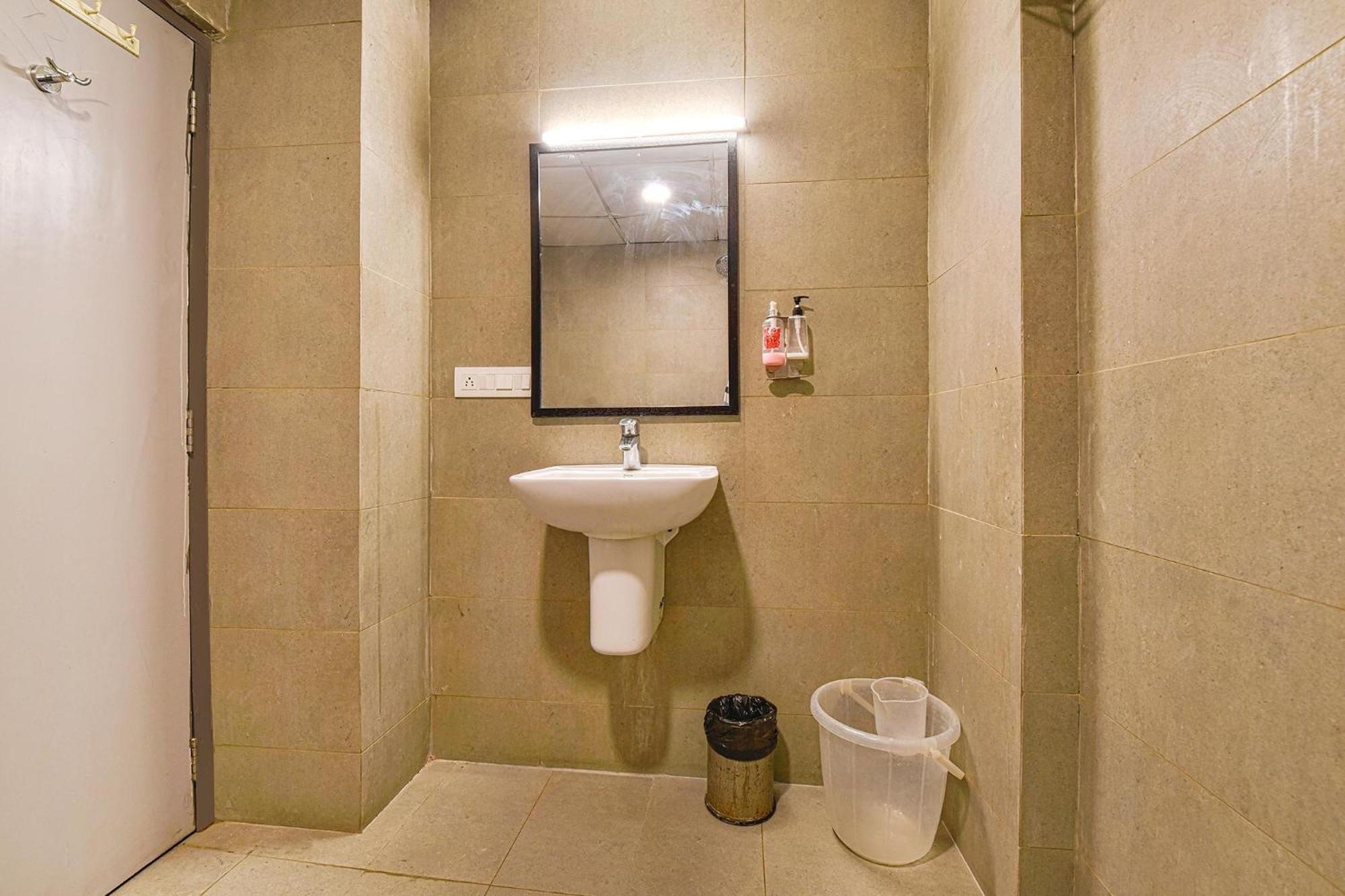 Fabhotel Ny Townhouse Ахмедабад Экстерьер фото